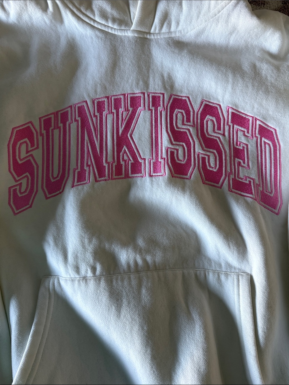 ☀️ Cream 'Sunkissed' Crewneck Hoodie with Pink Lettering - Picture 2 of 2